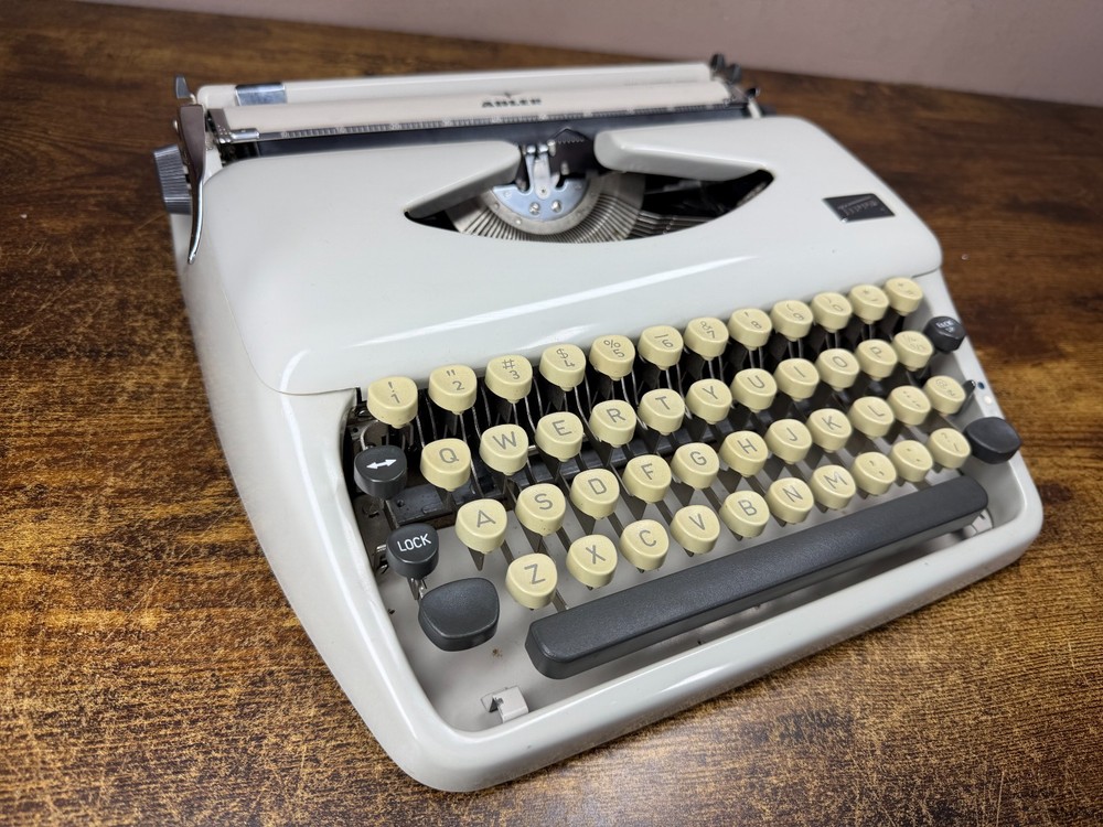 Excellent! Serviced Cursive/Script 1966 Adler Tippa 1 Ultra-Portable Typewriter