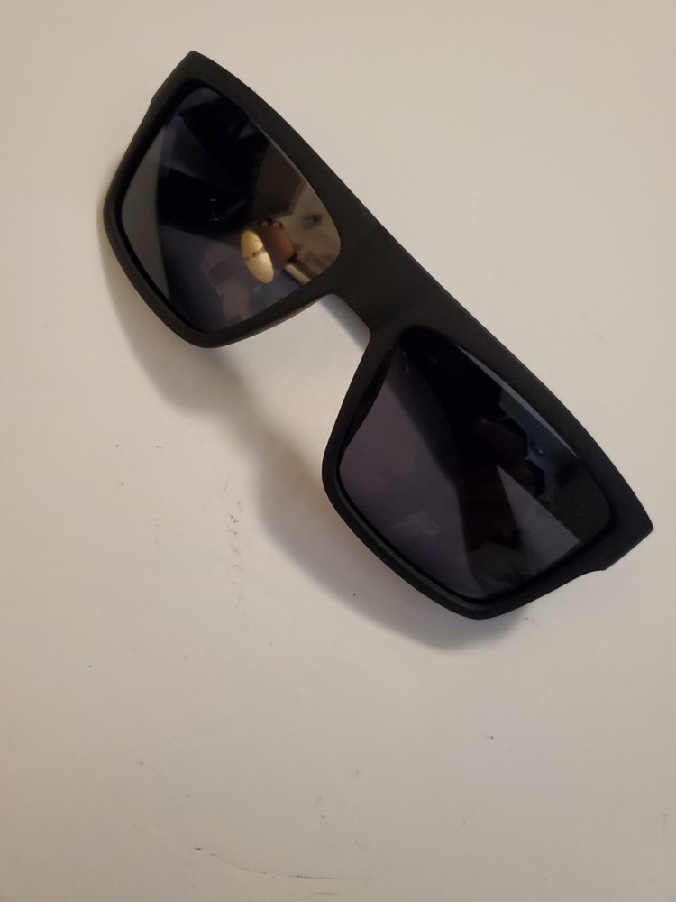 DUBERY BLACK FRAME SUNGLASSES