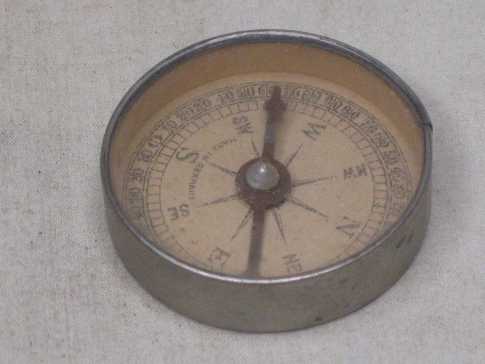 vintage German dry compass WW2 ? Germany pilot navigational directional