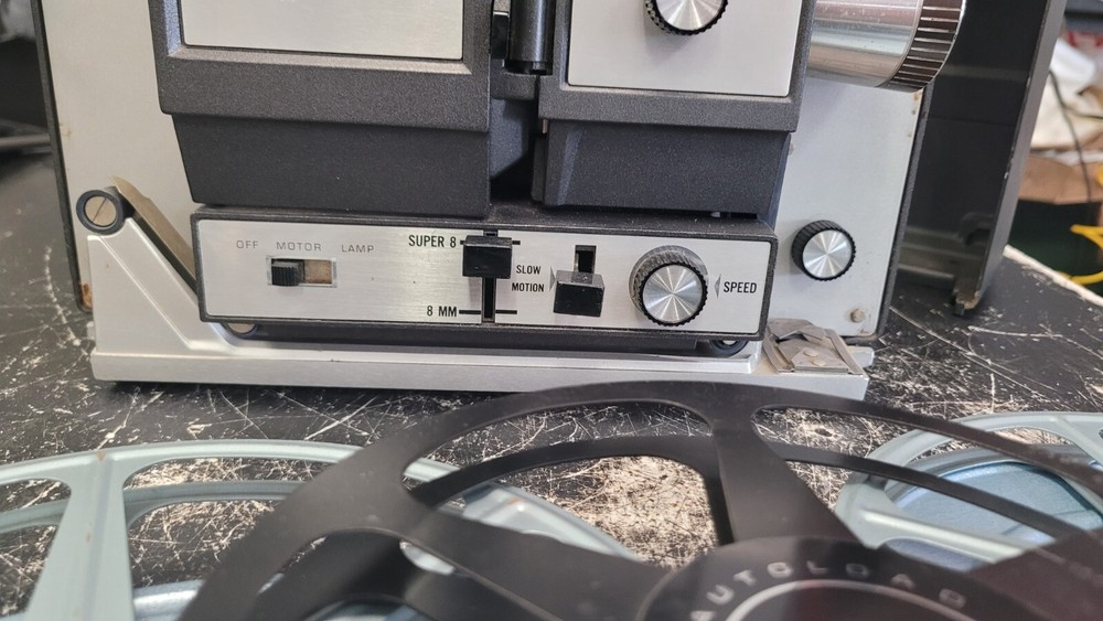 READ Bell & Howell Compatible 8 mm/Super 8 Autoload projector Model 466A READ