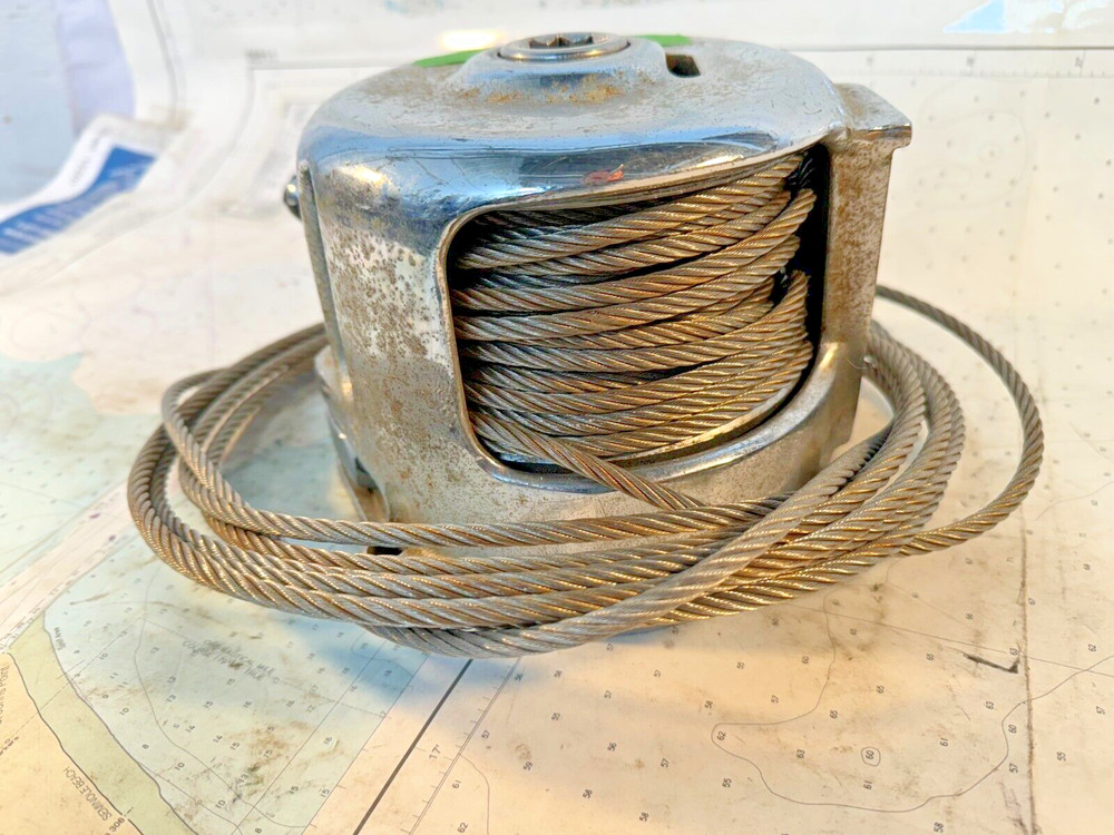 Barient Wire Halyard Winch