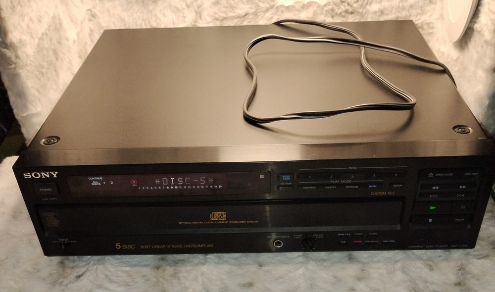 SONY CDP-C705 CD 5 Disc Player 18 Bit Linear 8 Times Oversampling