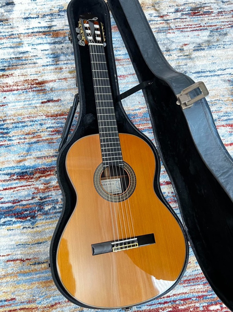 Alhambra 9P Classical Guitar, Natural, with hard case