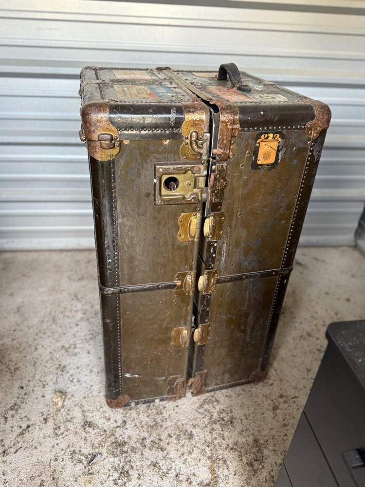 Wardrobe Steamer Trunk