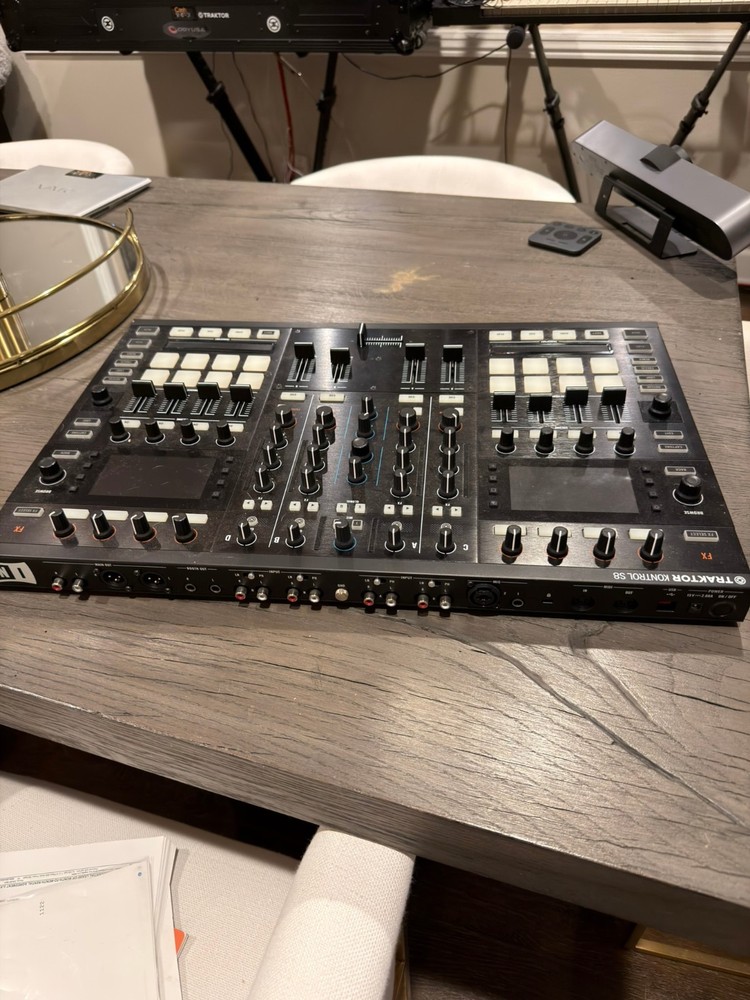 native instruments traktor kontrol s8