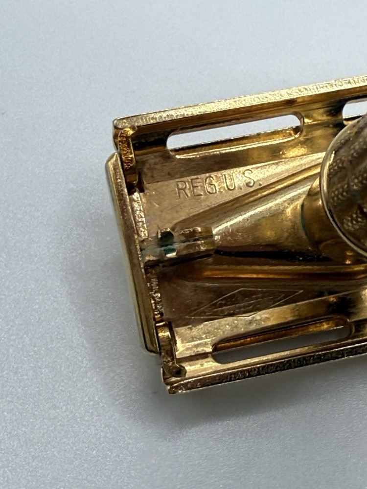Vintage Gillette Aristocrat razor In Case