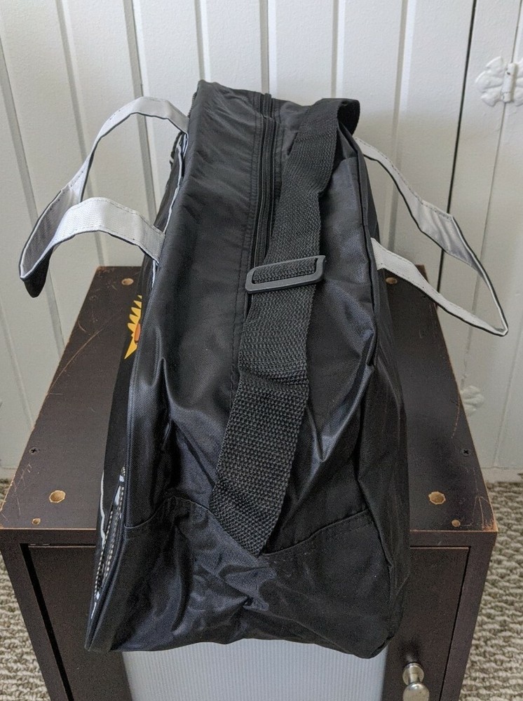 Leed's Small Duffle Bag