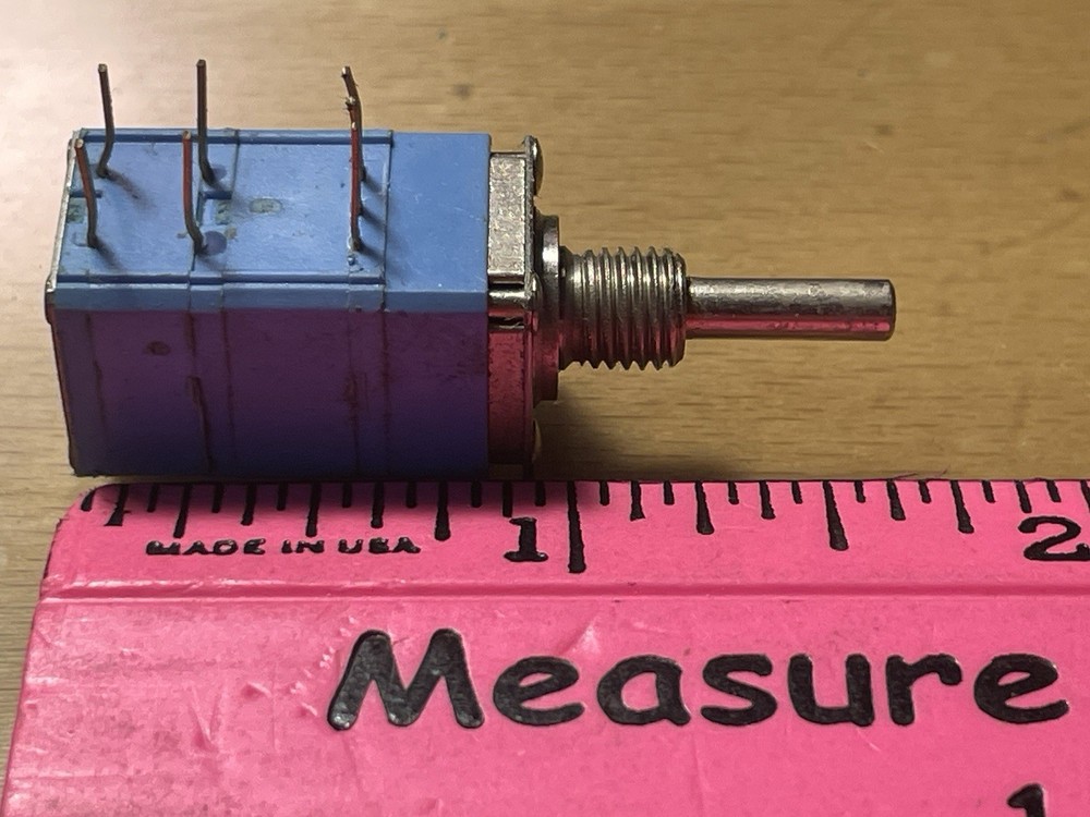 Clarostat push/pull 1 K ohm potentiometer CM46399.