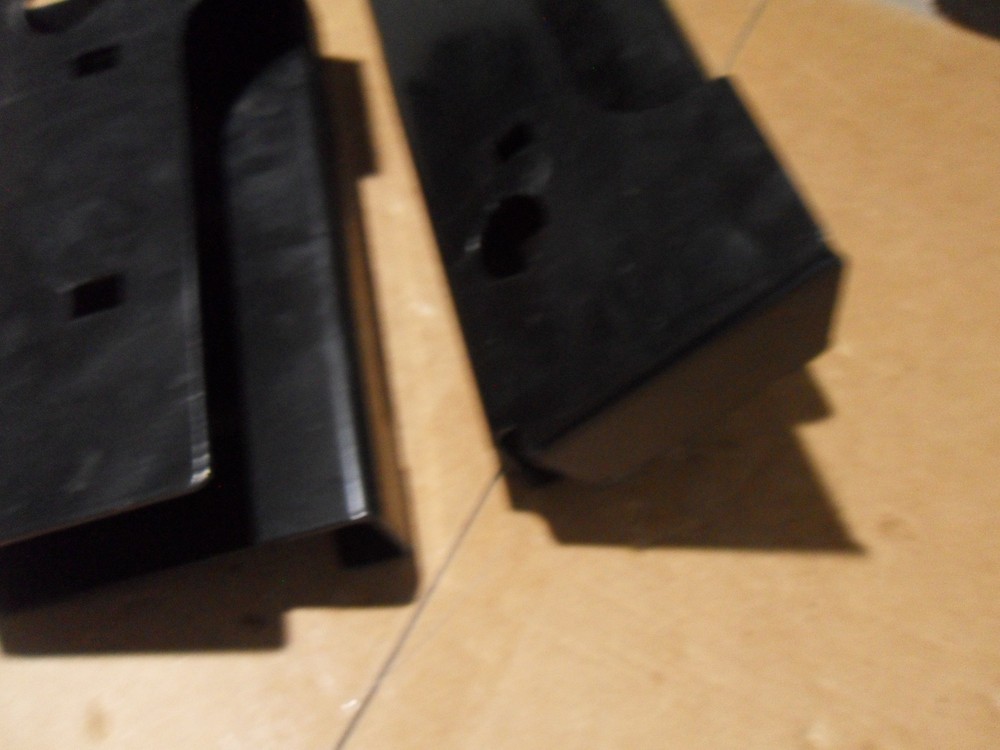 Backrack Antenna Mounting Bracket | Driver/Passenger Side, Black | 91008 |