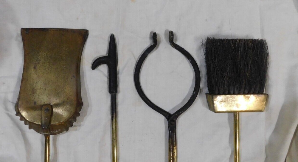FIREPLACE TOOL SET 4 PIECE BRASS ? ORNATE BASE
