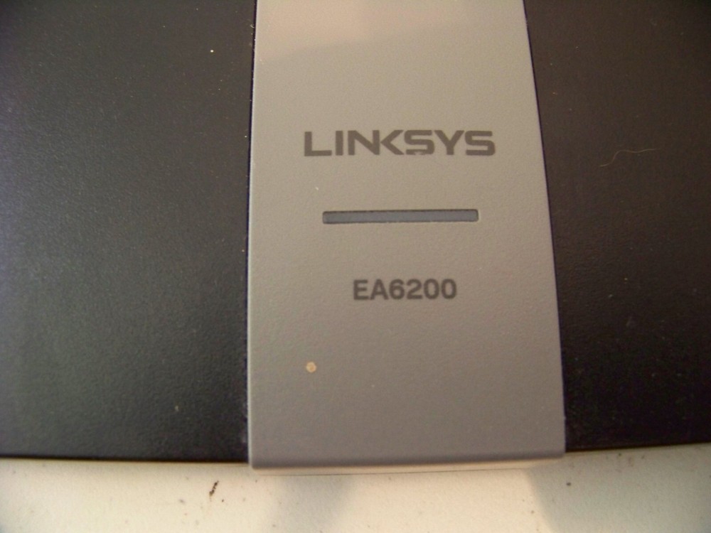Linksys EA6200 Dual Band Router - Previously Owned