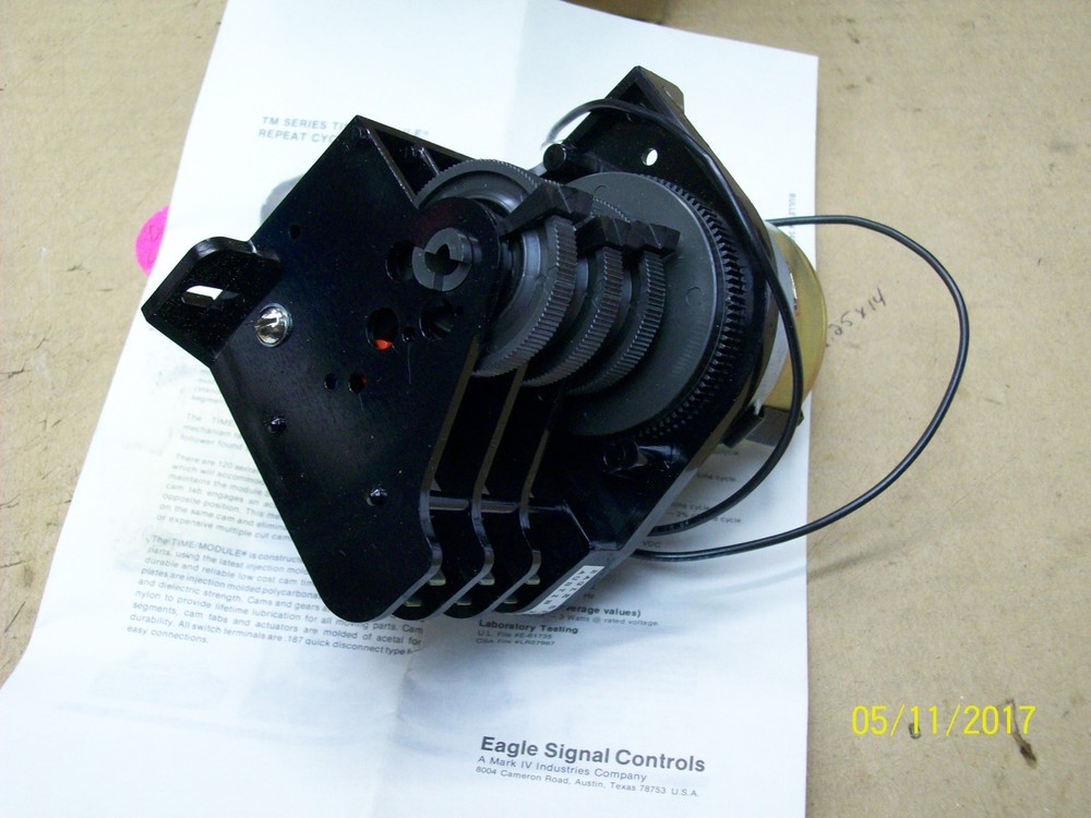 NEW EAGLE SIGNAL TM3A505 TIME / MODULE REPEAT CYCLE TIMER (missing knob)