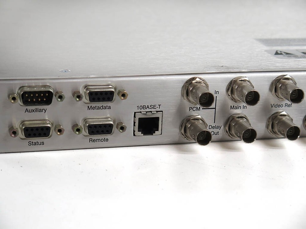 Dolby DP572 professional Dolby E decoder multichannel audio distribution system