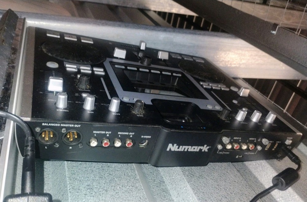 Numark iDJ2 DJ Mixing Console Only Compatible w/ iPod Mobile DJ System