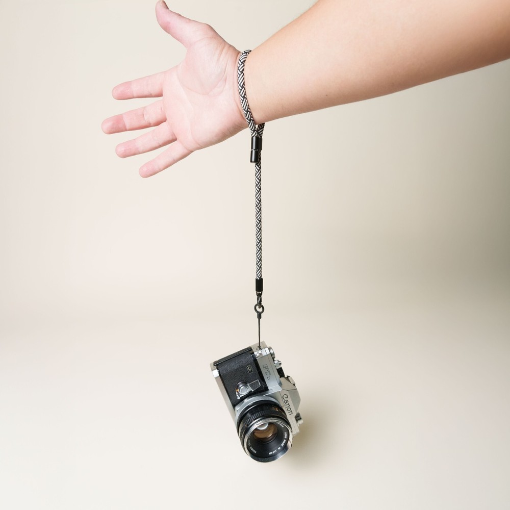 Camera Photo Wrist Strap White/Black Y-Pattern Adjustable Quick Release