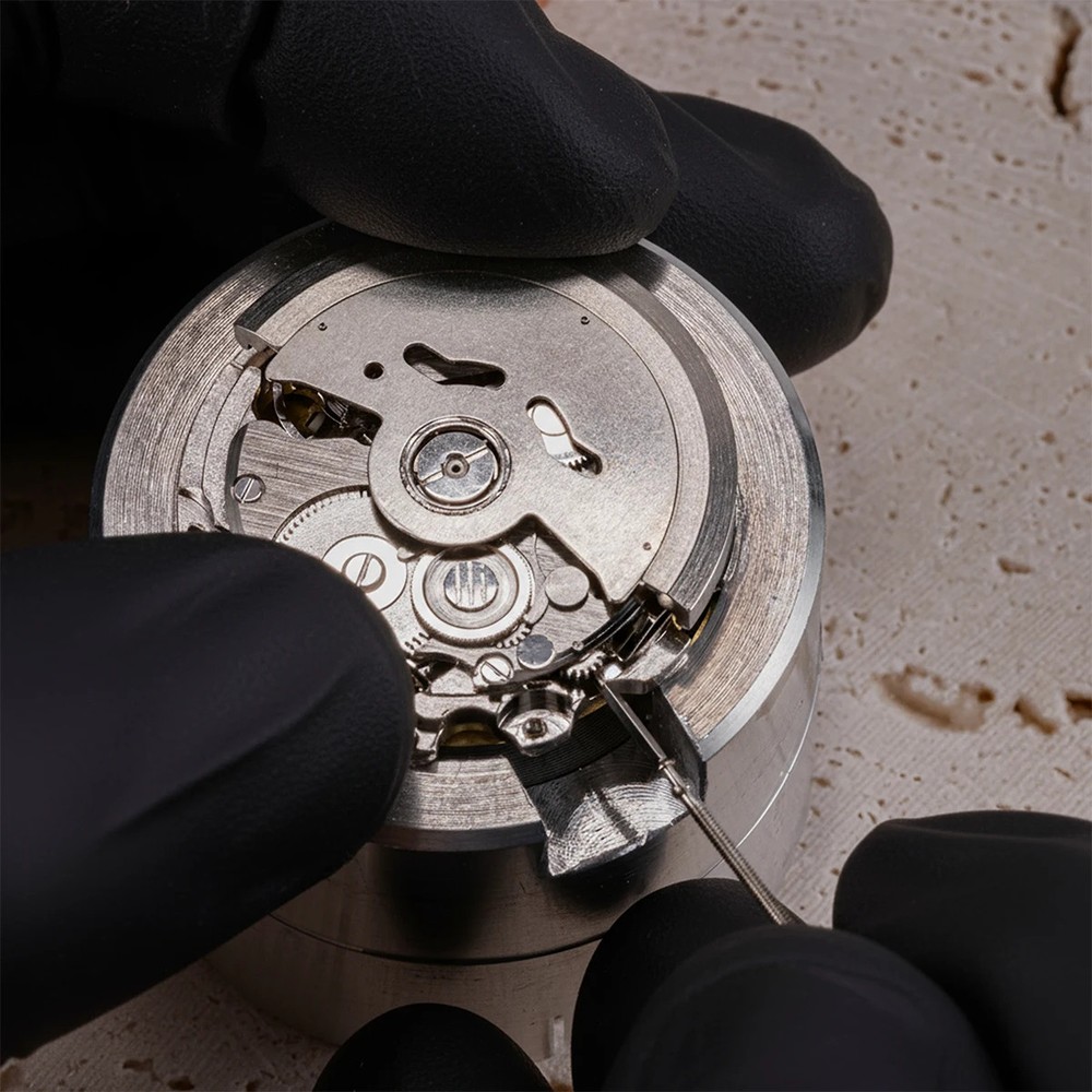 China NH35 Movement Replacement NH35 Date High Accuracy Automatic Mechanical