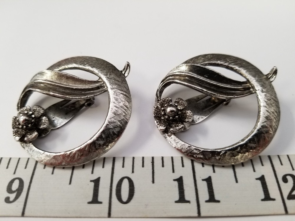 Vintage Silver Tone Earrings TUZ2776