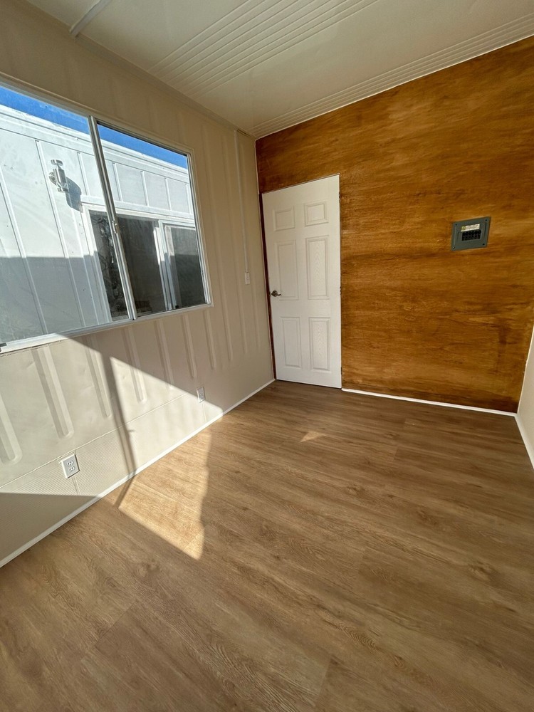 40 ft Container Home - 9'6" x 40' x 8'6"