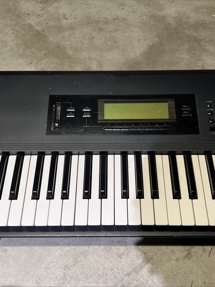 Korg T3 Keyboard - For Parts