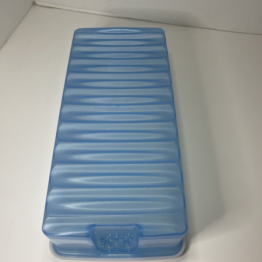 FridgeSmart Tupperware 8.5 Cup / 2.0L Blue Plastic Vented Container & Lid 4352B
