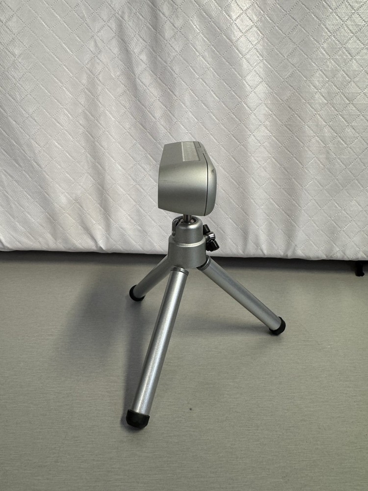 Intel D435 3D Depth Camera Structured Light USB Interface with Tripod No Cable