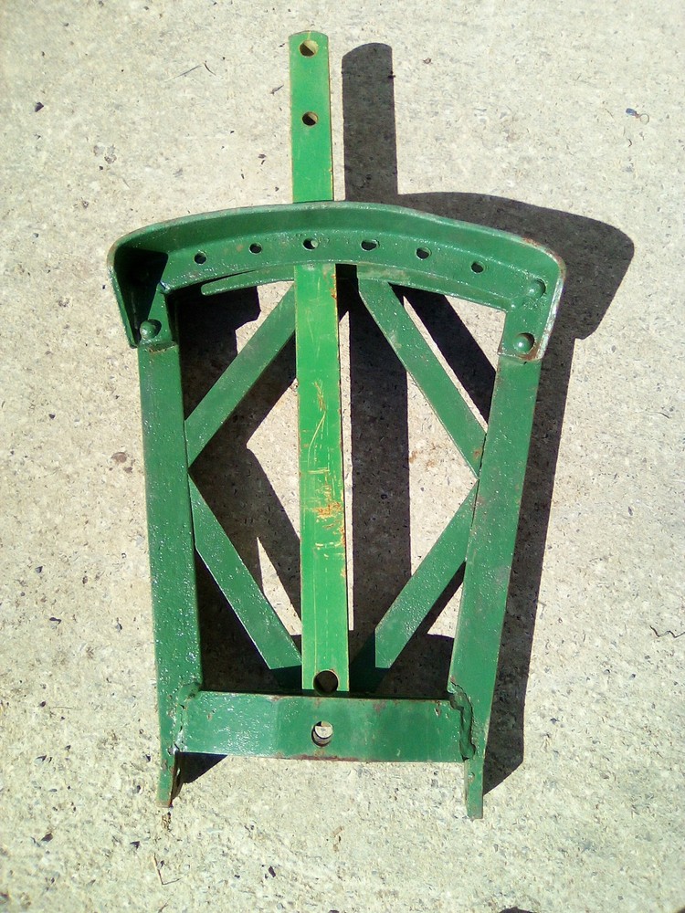 Oliver 550 Tractor Hitch
