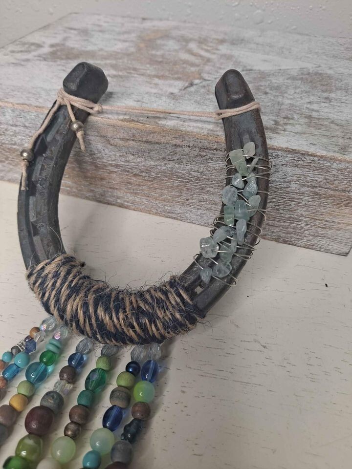 Rustic Horseshoe Bead Feather Wall Hang