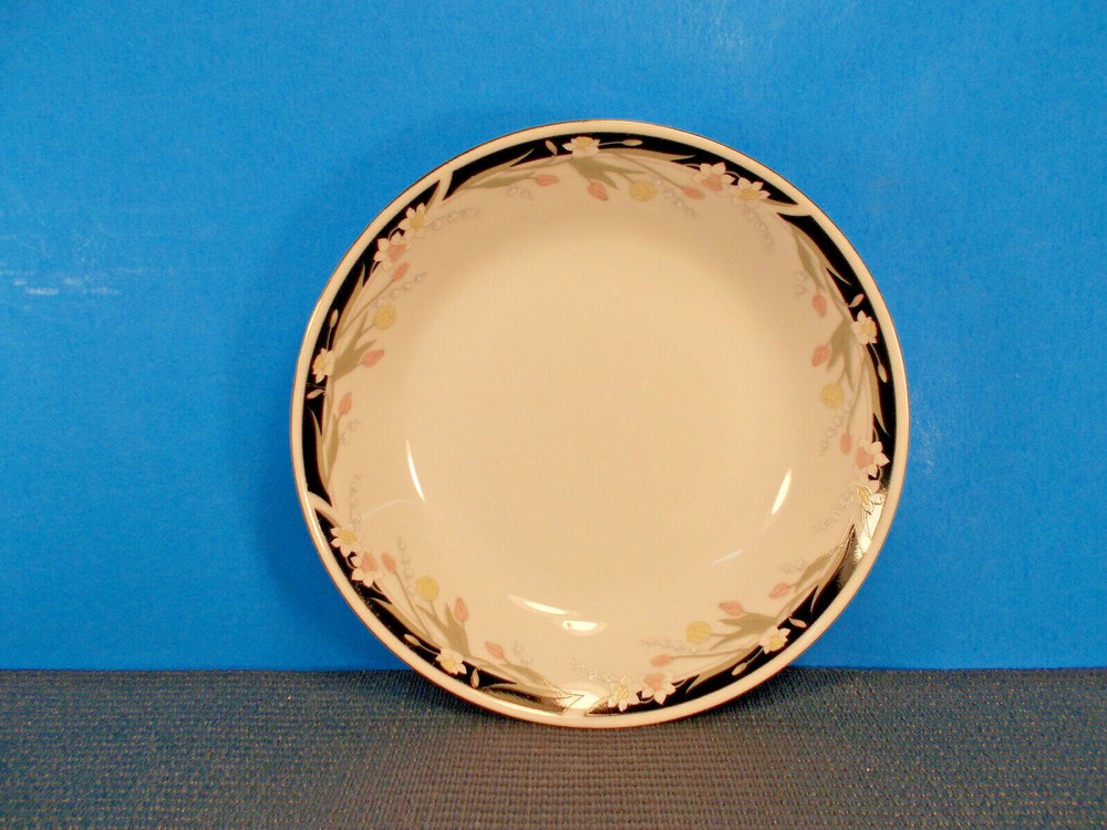 Crown Ming China Michelle Pattern Soup Bowl 7 1/2"