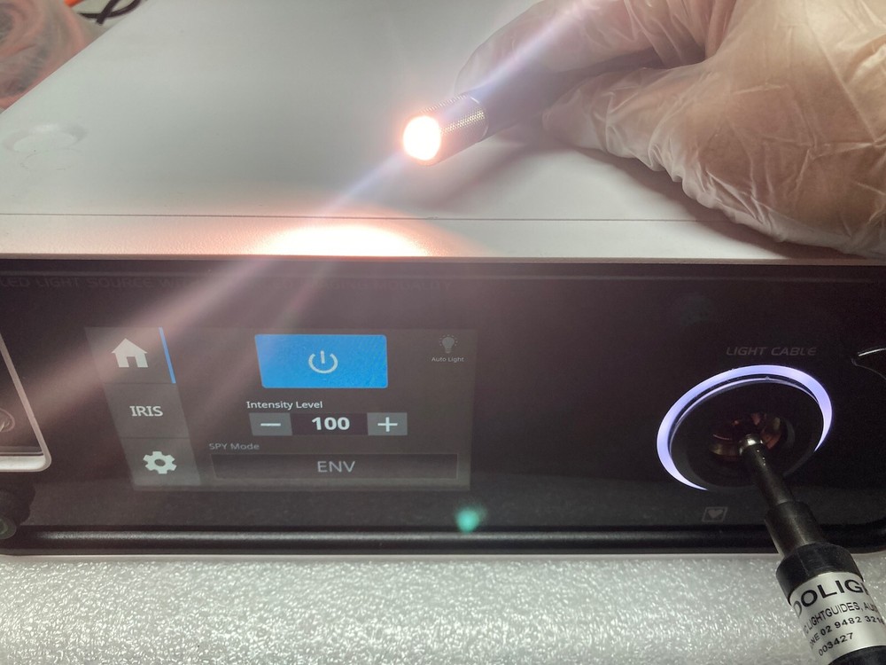Stryker L11 AIM LED Auto Light Technology Light Source - 2019