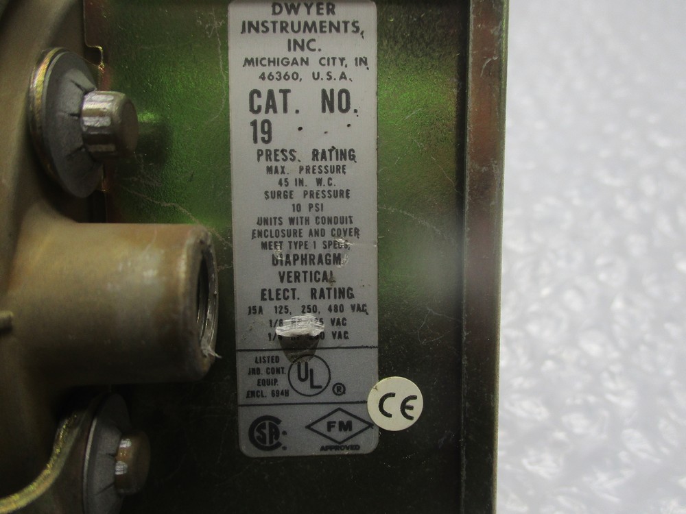 DWYER 19 SWITCH UNMP