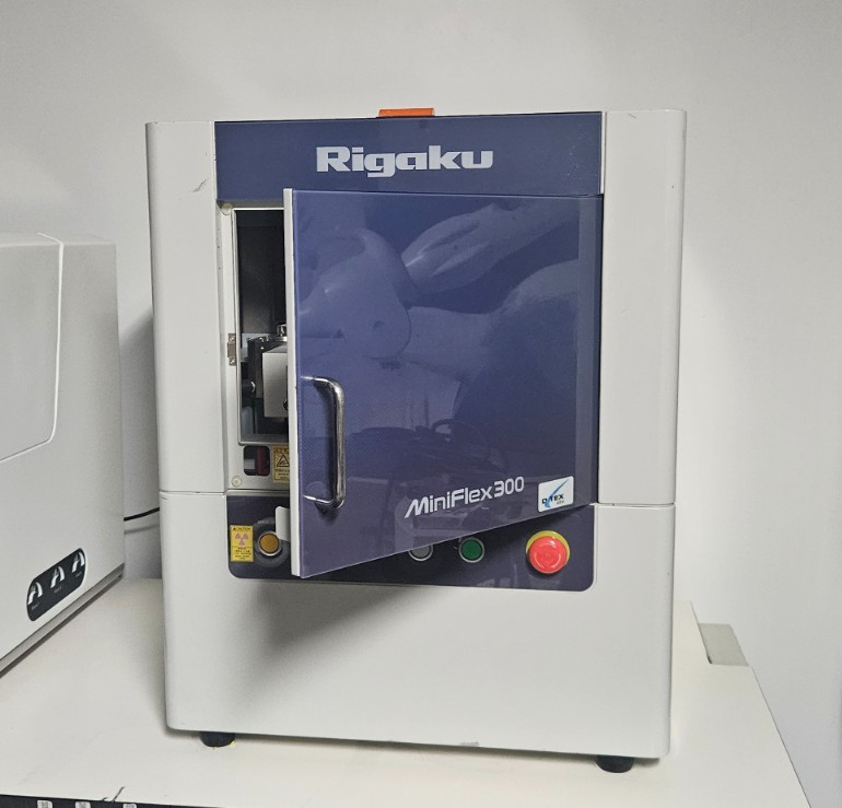 Rigaku MiniFlex 300 Diffractometer