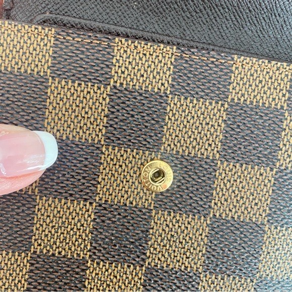 Louis Vuitton Damier E Elise Wallet