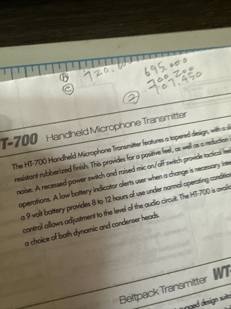TELEX UR 700 UHF wireless microphone Manual Copy