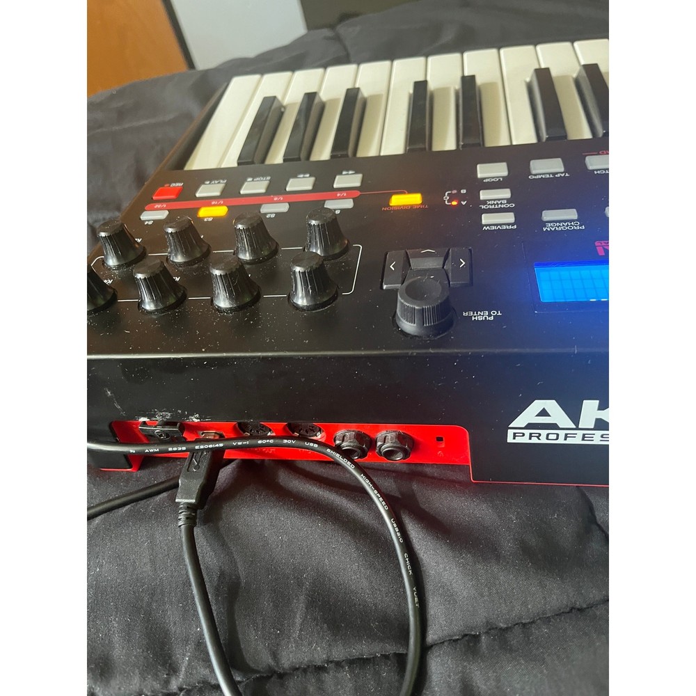 Akai MPK225