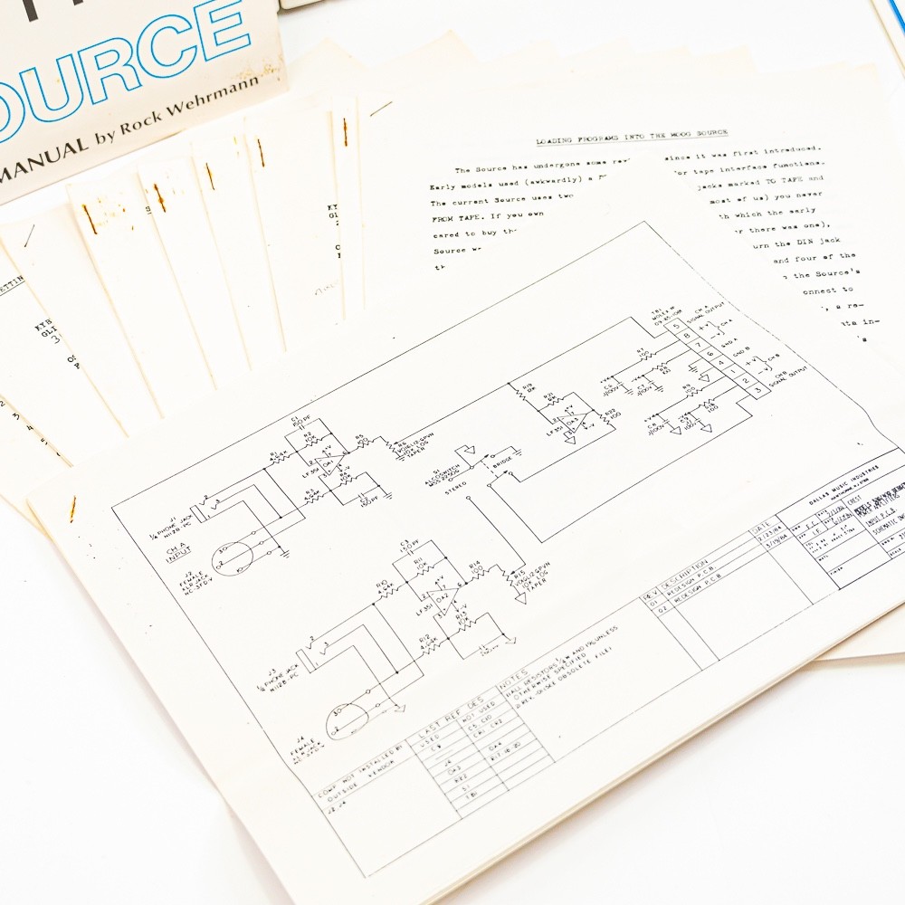 Moog Source Analog Synthesizer – Vintage 37-Key Mono Synth with Patch Memory