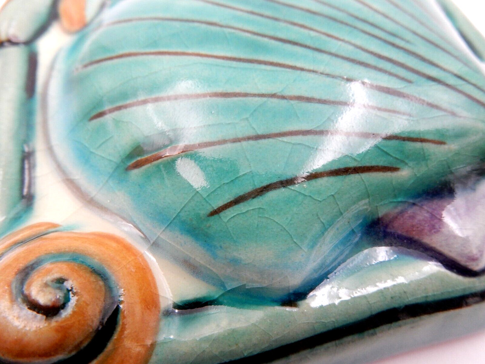 VINTAGE BLUE-GREEN SQUARE SCALLOP & SNAIL CERAMIC WALL TILE ~ SIGNED