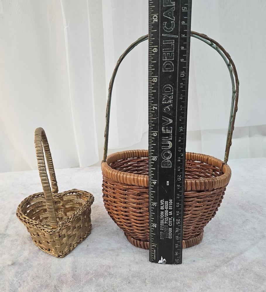 Pair of Wicker or Rattan Small Baskets Pair