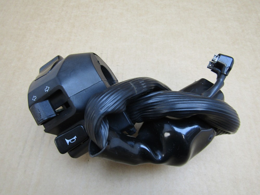 Benelli Tornado Naked T 125 E5 2022 left switchgear (13800)
