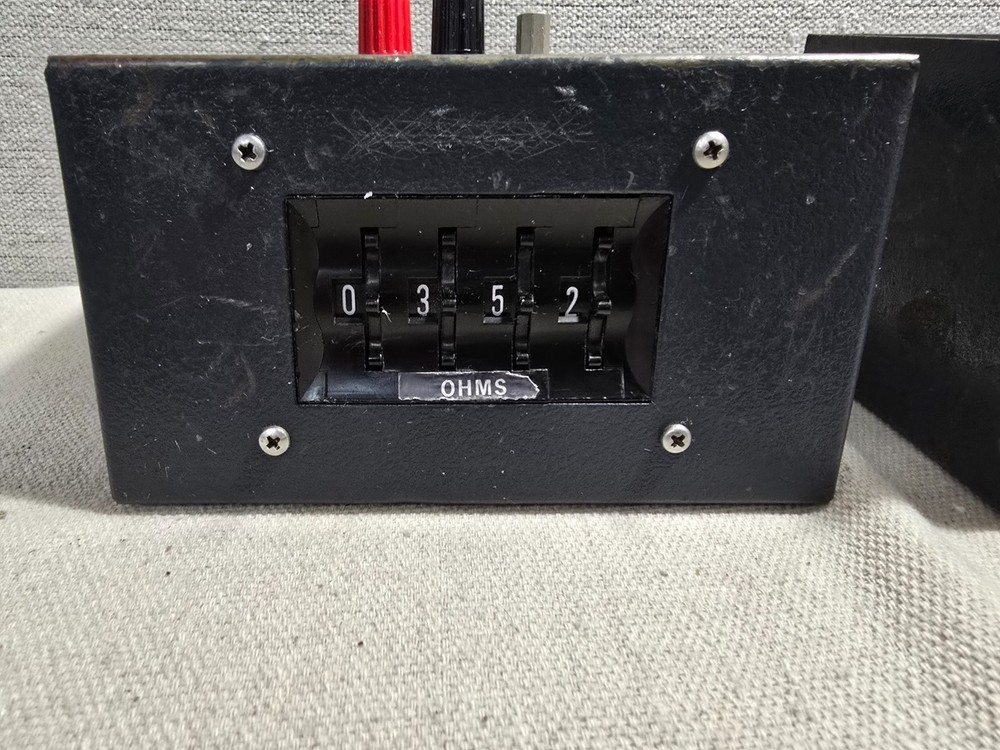 General Resistance Dial-An-Ohm Resistor Box Model DA 42-3, 4 Steps