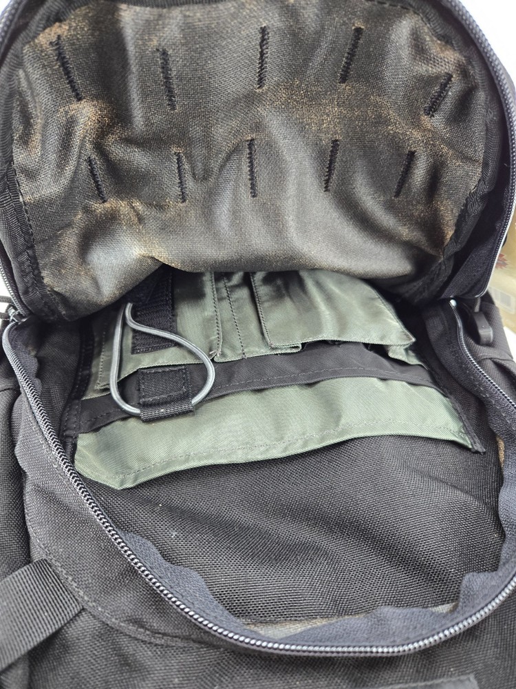 Camelbak 100 Oz Hawg Hydration System Maximum Gear Backpack - Black