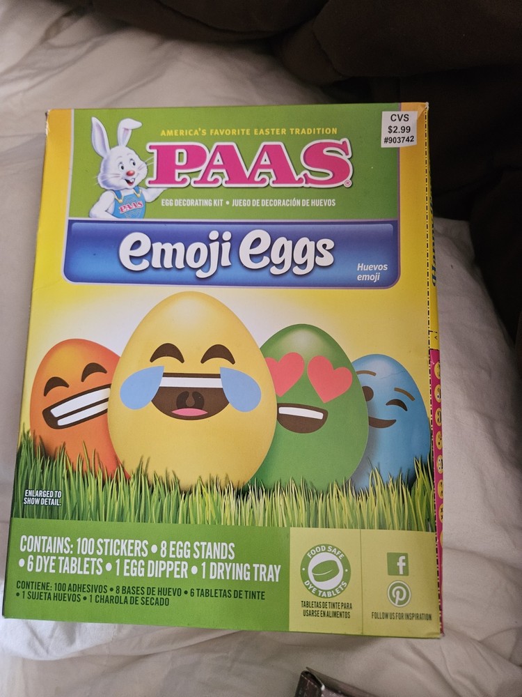 Paas EMOJI EGGS  Egg Decorating Kit With Dented Box