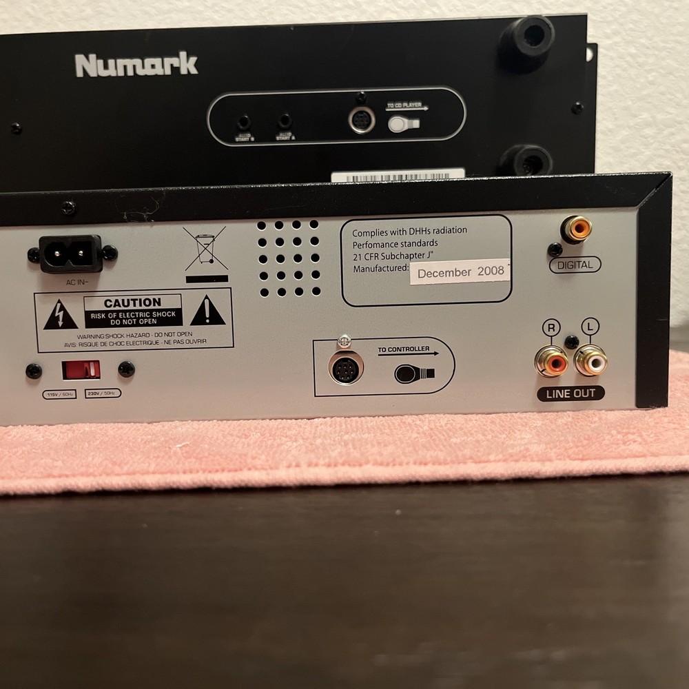 NUMARK MP302 Professional Dual MP3 CD Player With Controller. Rack-mount.