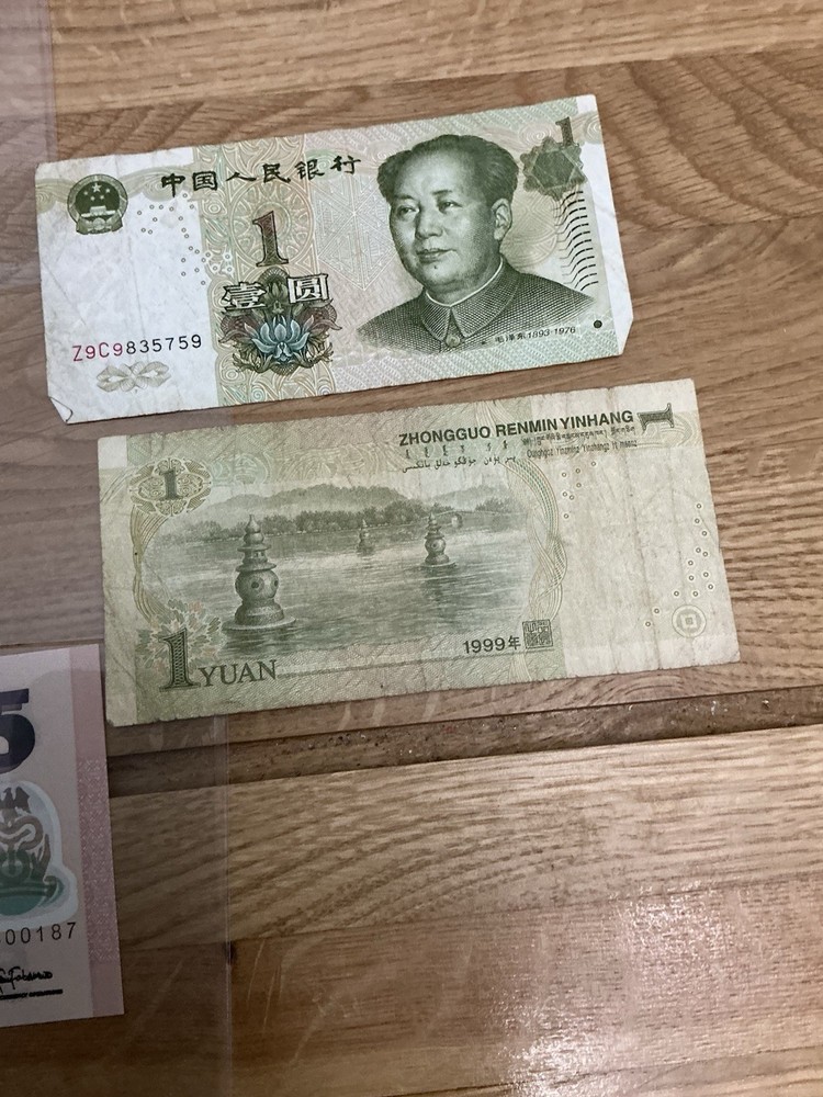 8 Assorted Banknotes Of The World