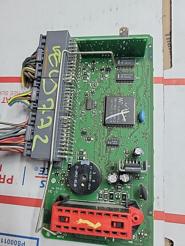 2000 FORD EXCURSION GEM MODULE ID#: YC3T-14B205-CE