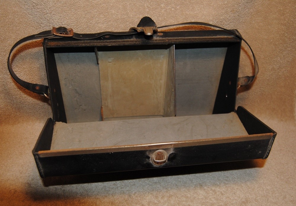 Vintage Polaroid 220 Automatic Land Camera with Case Flash Unit & M3 Flashbulbs