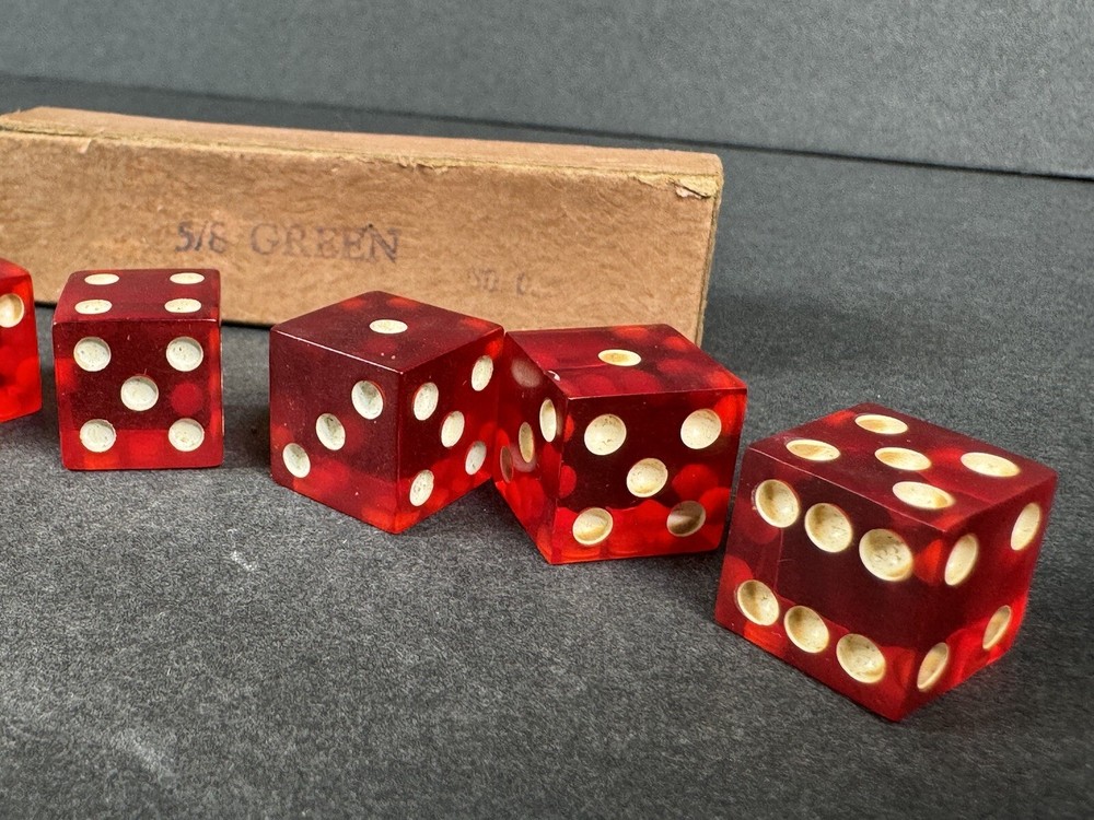 BAKELITE Rare Vintage Red Dice Set