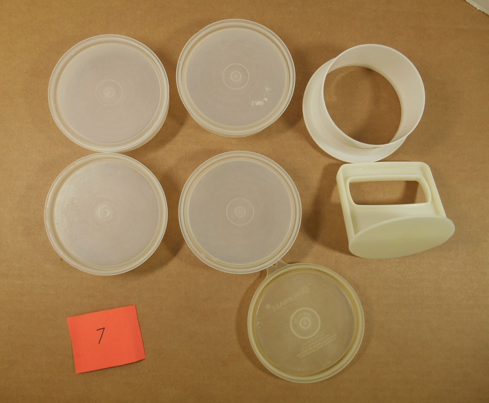 Tupperware 4 Small Hamburger Storage Containers 882 Press, Ring, Lid O7