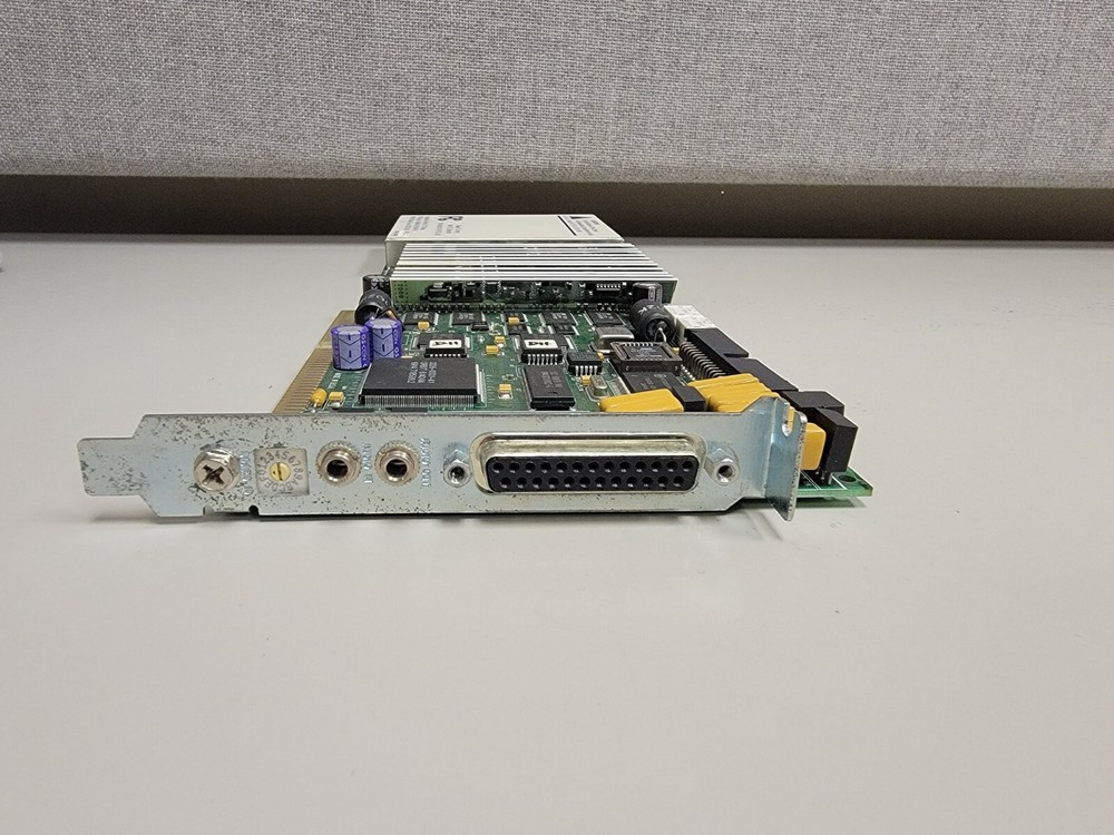 AltiGen Quantum (ALTI-CD0408UD) 4 Trunk 8 Extensions