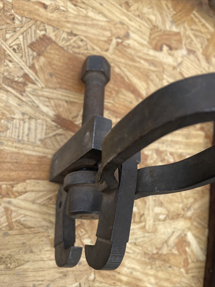 VINTAGE 2 JAW GEAR PULLER WITH SIDE ATTACHMENT UNKNOWN MAKER
