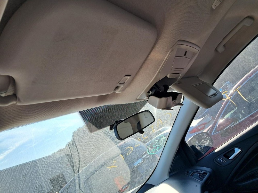 ESCAPE 2014 Glove Box 4789069